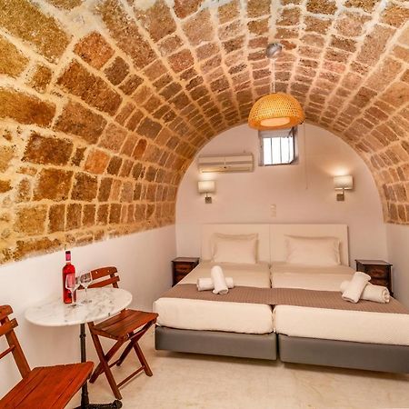 Auberge 32 Old Town Rhodes City ภายนอก รูปภาพ