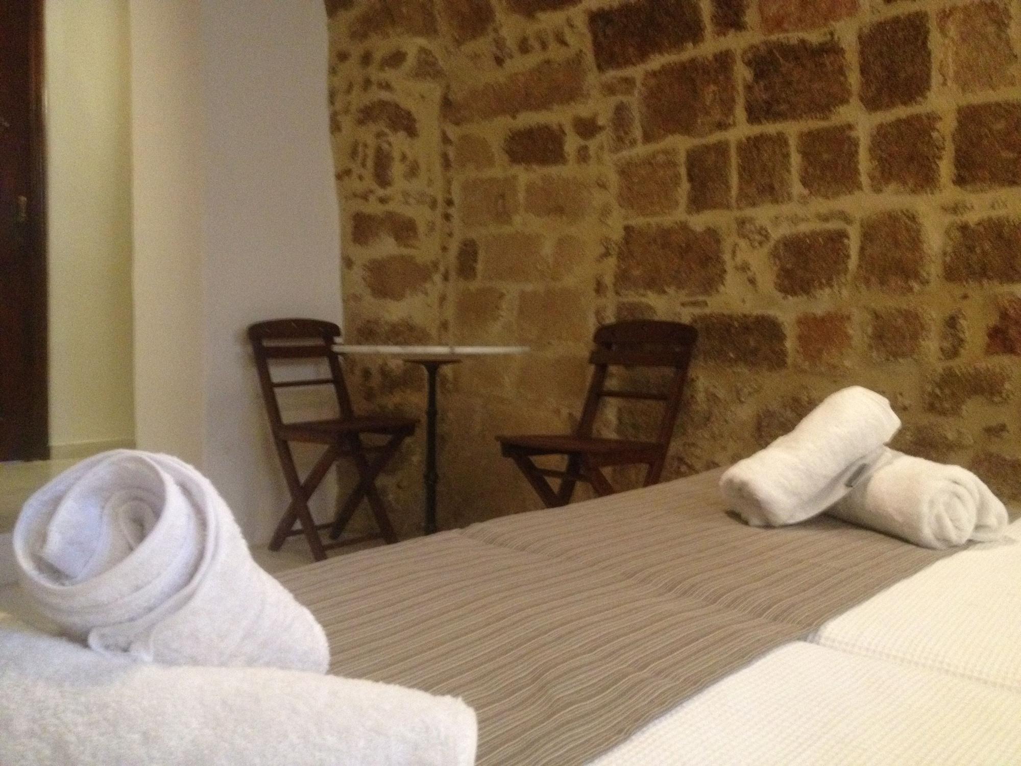 Auberge 32 Old Town Rhodes City ภายนอก รูปภาพ