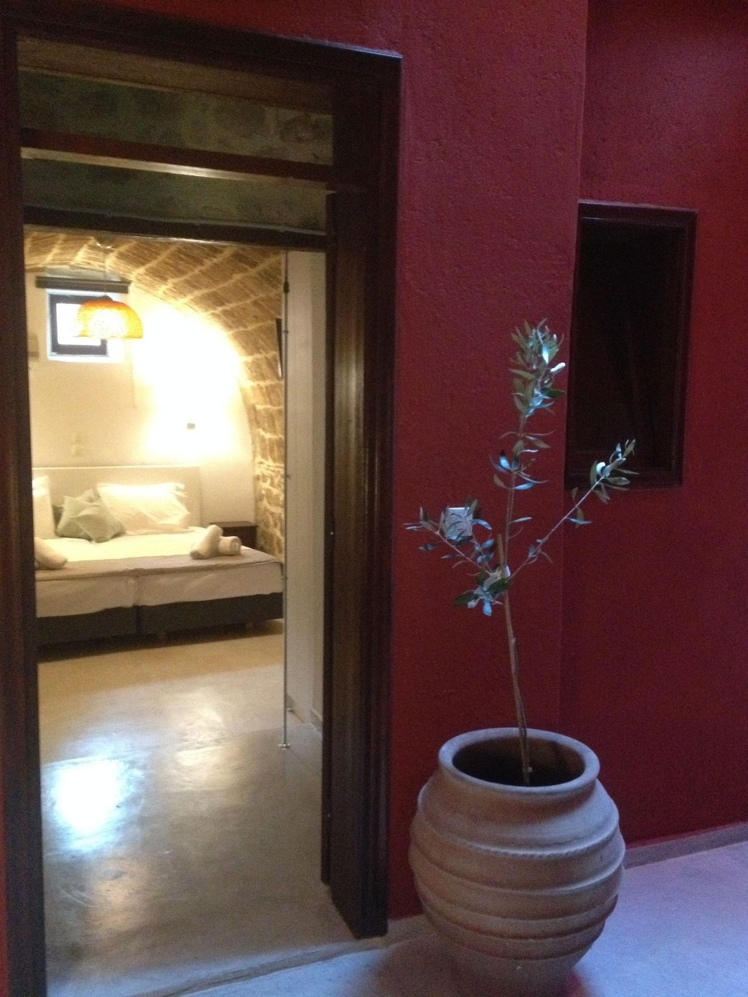 Auberge 32 Old Town Rhodes City ภายนอก รูปภาพ