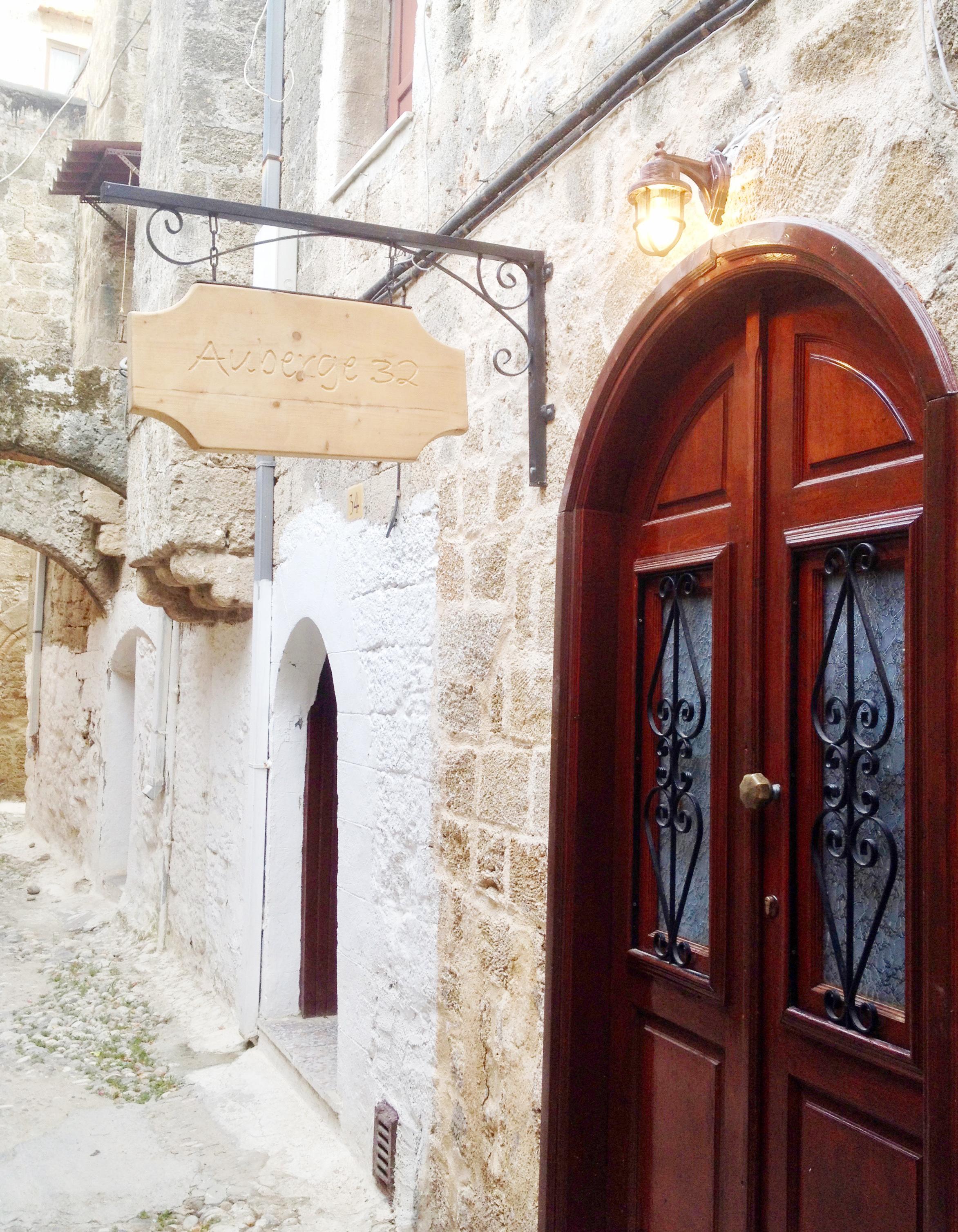 Auberge 32 Old Town Rhodes City ภายนอก รูปภาพ